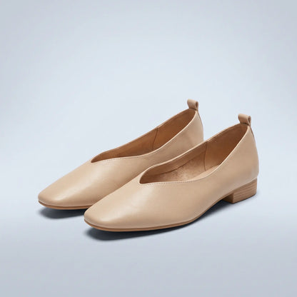 The Mira V-Cut Flat