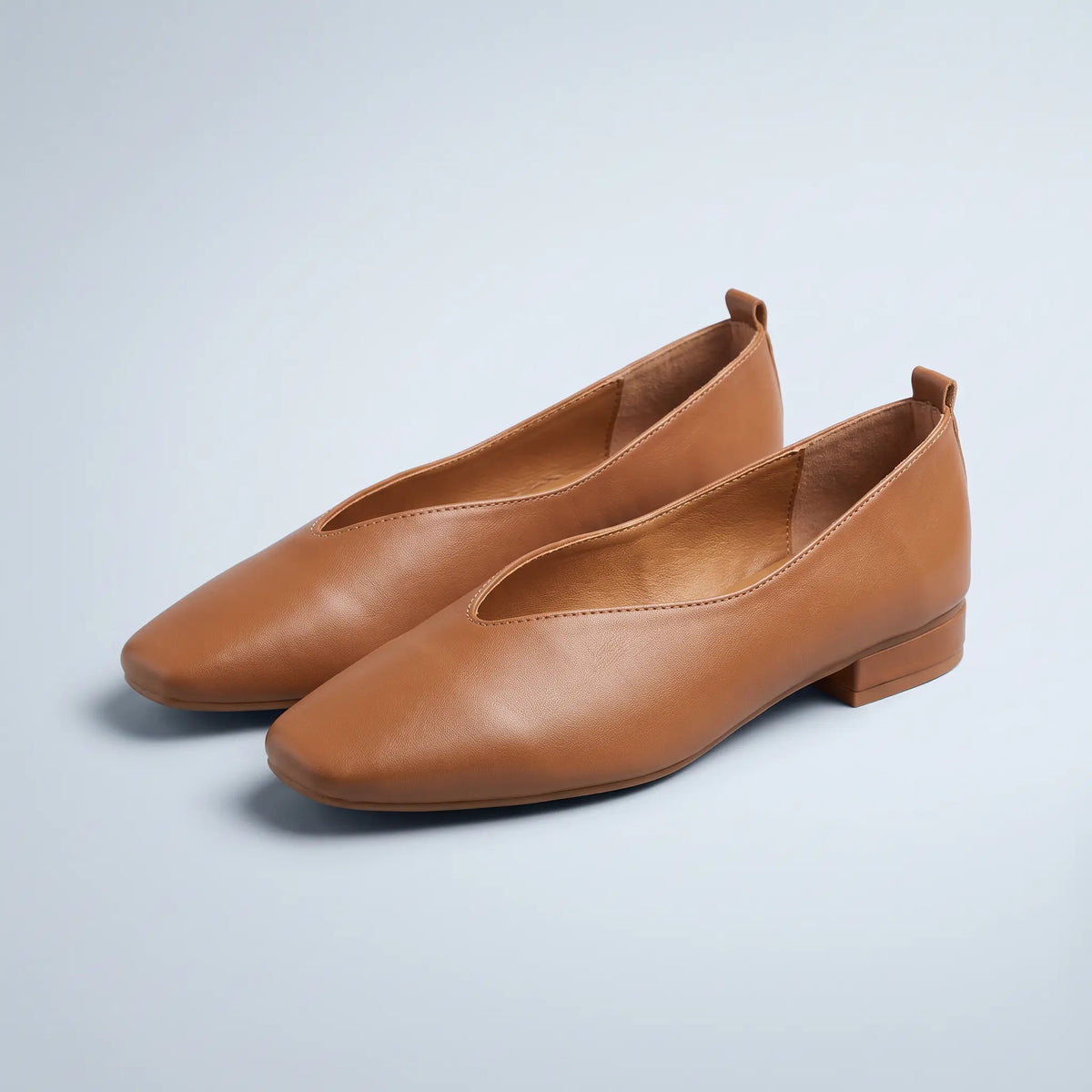 The Mira V-Cut Flat